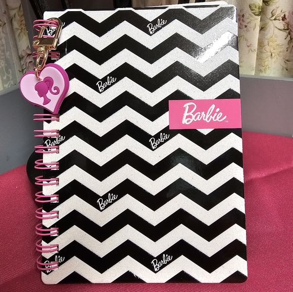 Barbie × Miniso Barbie Notebook Retro Black White Barbie Clip-on Charm Notebook - Picture 4 of 4